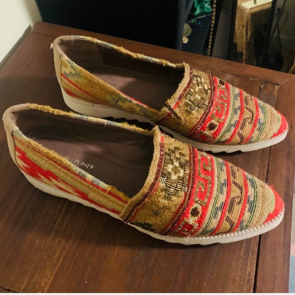 Donald J. Pliner Multicolor Patterned Flats